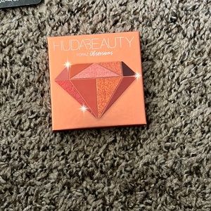 huda beauty topaz obsessions palette